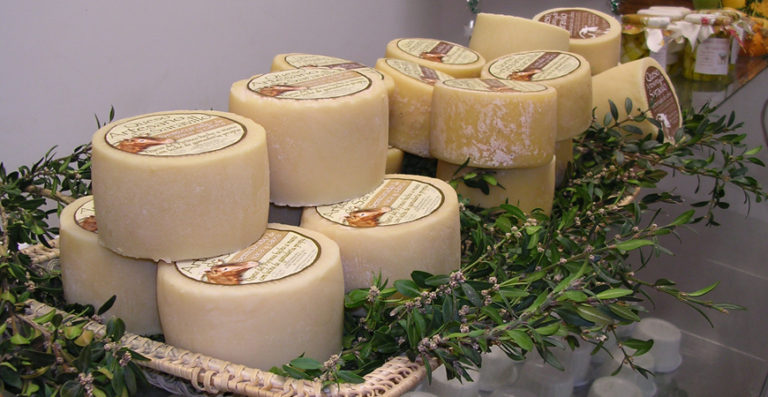 Queso artesano de Saravillo