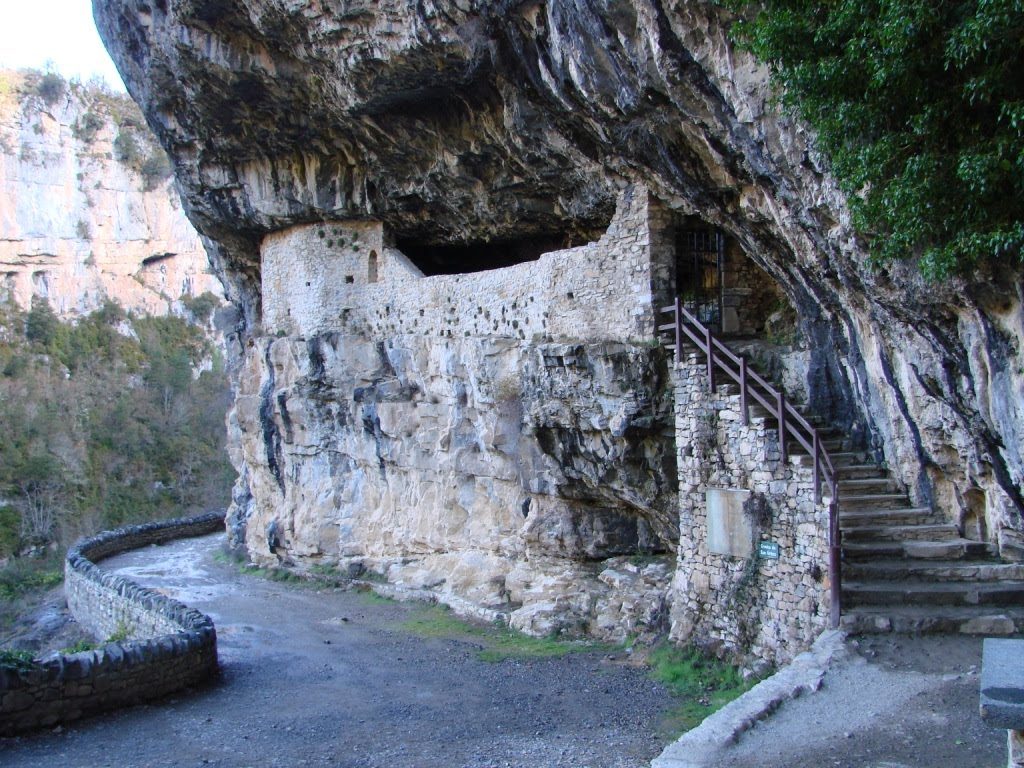 Escalona y el municipio de Puértolas