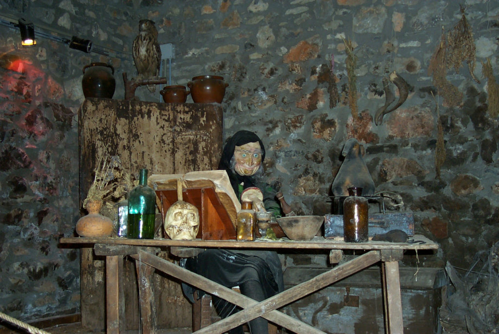 Casa de la Bruja – Tella