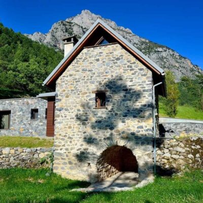 Casas rurales O molin de l'Irues y A ceresera